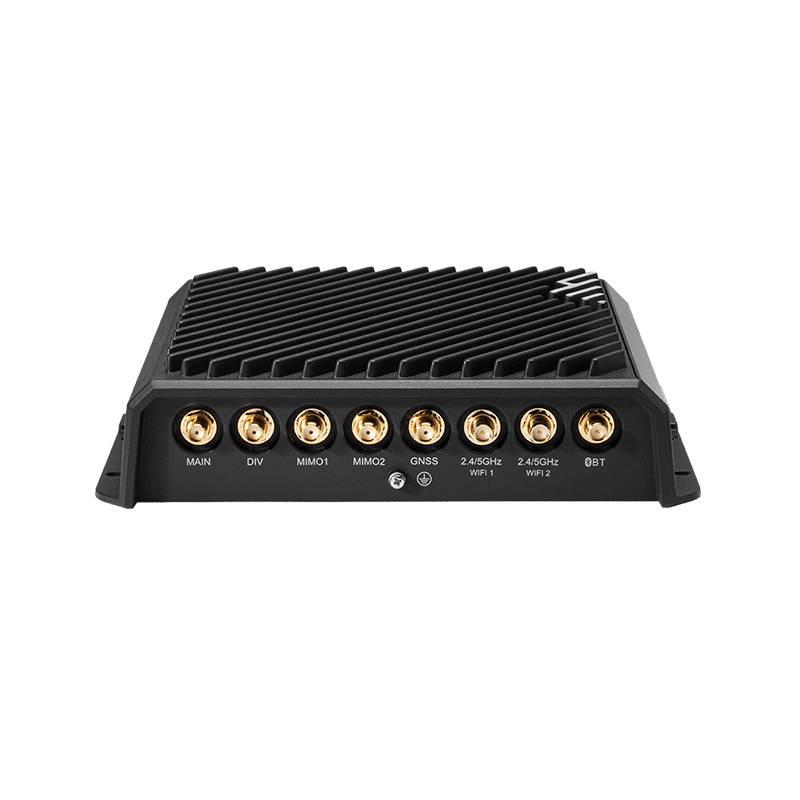 Cradlepoint NetCloud Mobile Performance R1900 Router Package