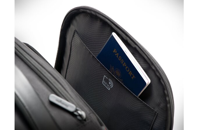 Kensington K60383EU Contour 2.0 Executive Laptop Backpack - 14in