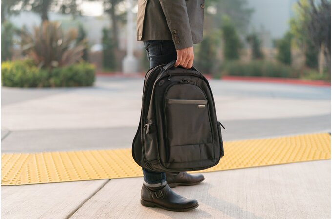 Kensington K60381EU Contour 2.0 Pro Laptop Backpack - 17in