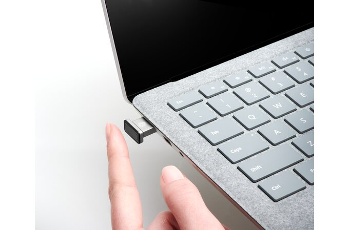 Kensington K64704EU VeriMark IT Fingerprint Key - FIDO2/WebAuth, Windows Hello/ business