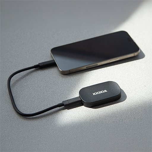Kioxia LXD20K001TG8 Kioxia EXCERIA PLUS G2 Portable SSD 1TB