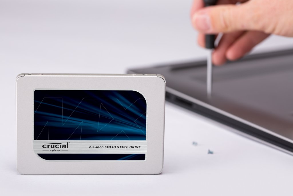 Crucial 1TB MX500 SATA 2.5-inch 7mm (with 9.5mm adapter) Internal SSD