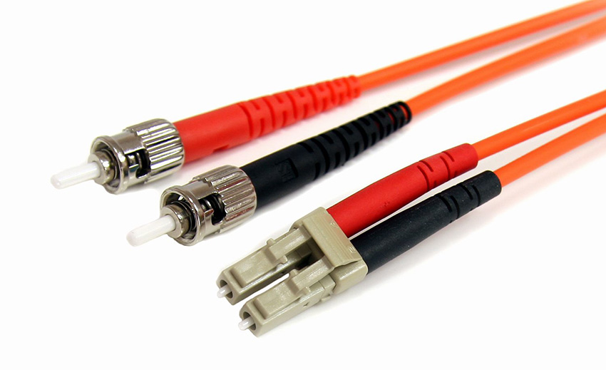 StarTech Fiber Optic Cable - Multimode Duplex 62.5/125 - LSZH - LC/ST